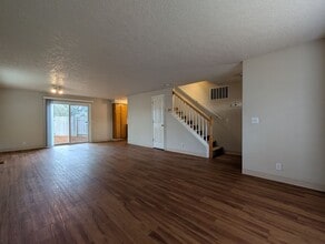 4776 Spring Meadow Ave in Eugene, OR - Building Photo - Building Photo