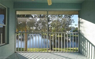 125 Wading Bird Cir in Naples, FL - Building Photo