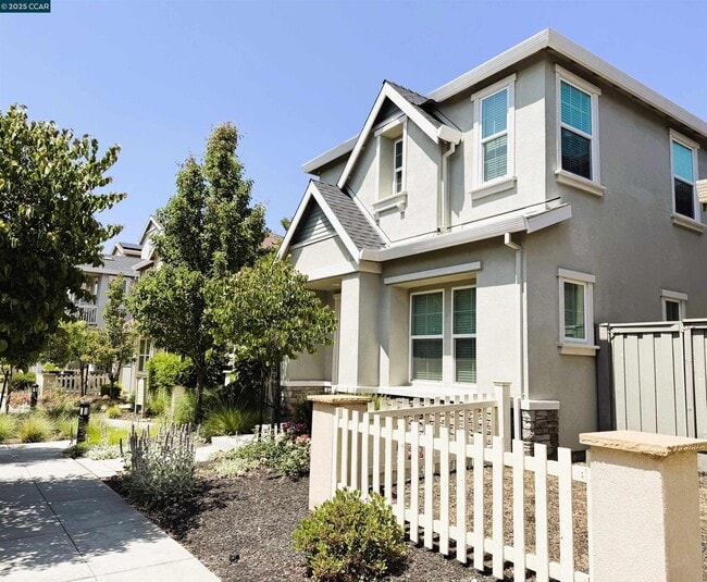 221 Southpark Ct in Martinez, CA - Building Photo - Building Photo