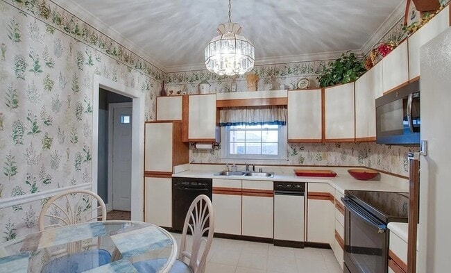 property at 4770 Whitesburg Dr