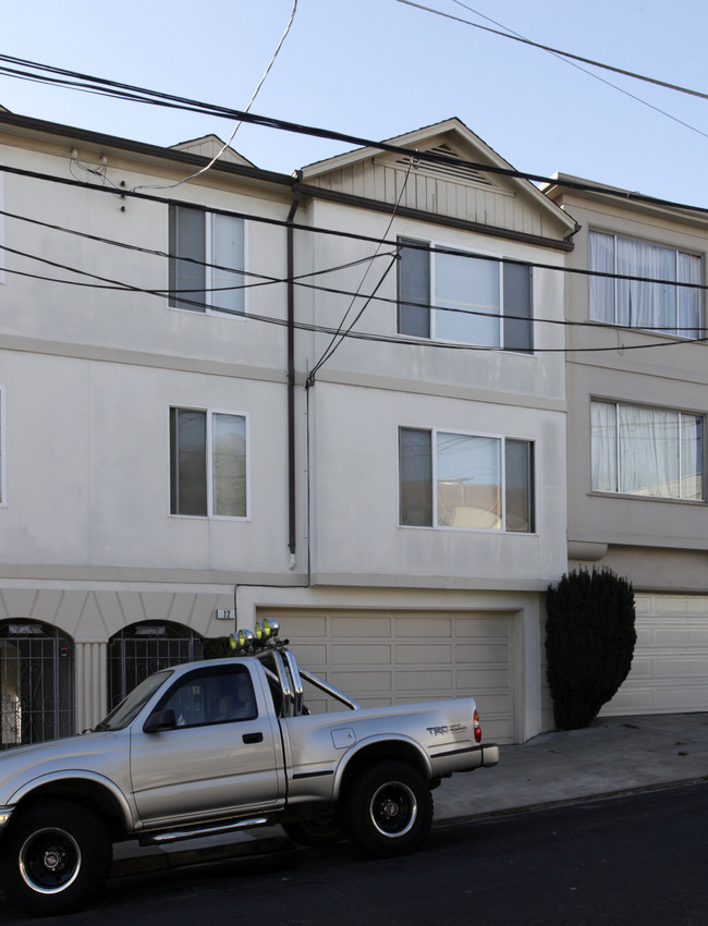 12 2nd Ave in Daly City, CA - Building Photo - Building Photo