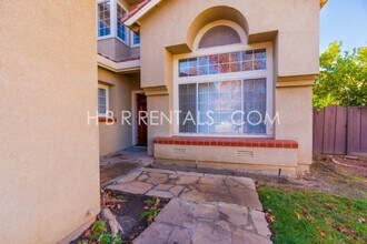 1145 Redington Ct in Tracy, CA - Foto de edificio - Building Photo