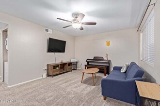 1014 E Spence Ave in Tempe, AZ - Foto de edificio - Building Photo