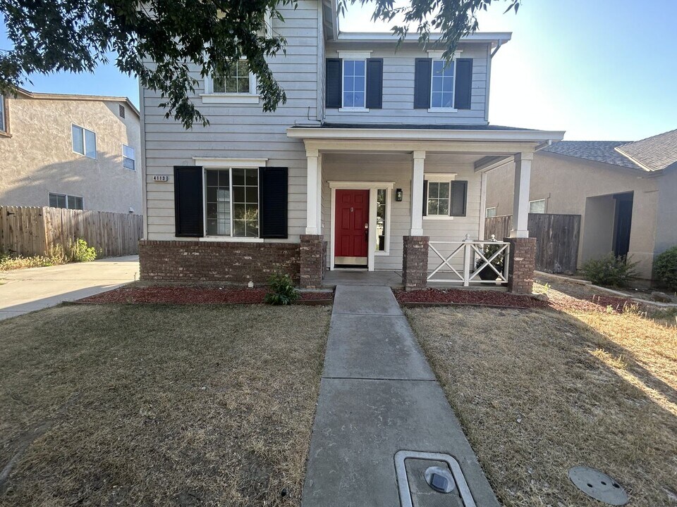 4113 Piccadilly Ln in Turlock, CA - Building Photo