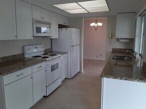 4610 NW 47th St in Tamarac, FL - Building Photo - Building Photo