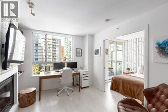 1225 Richards St in Vancouver, BC - Building Photo - Building Photo