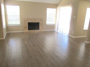 16023 Hidden Acres Dr in Houston, TX - Building Photo - Building Photo