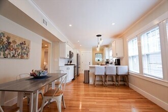 247 Savin Hill Ave, Unit 2 in Boston, MA - Foto de edificio - Building Photo