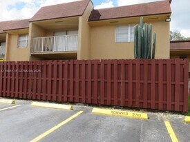 9974 N Kendall Dr in Miami, FL - Building Photo