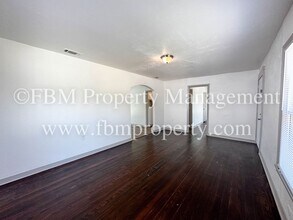 607 W Linden St in Ennis, TX - Building Photo - Building Photo