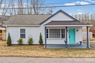 1235 Bradford Heights Rd in Gastonia, NC - Building Photo