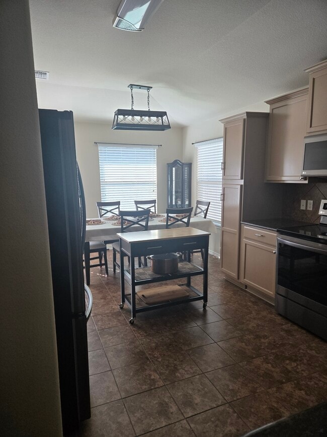 320 Ammonite Ln in Jarrell, TX - Building Photo - Building Photo