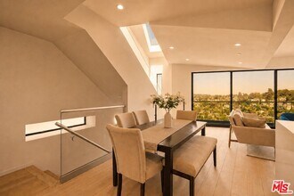 2224 Ronda Vista Dr in Los Angeles, CA - Building Photo - Building Photo