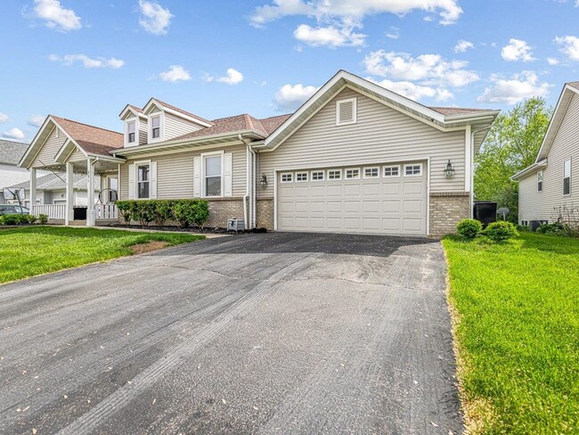 251 Ashbourne Dr in Loves Park, IL - Building Photo - Building Photo