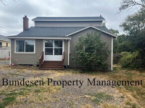 4415 Bodega Ave in Petaluma, CA - Building Photo - Building Photo