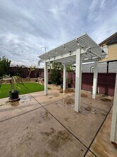 10154 Cosby Way in Elk Grove, CA - Building Photo - Building Photo