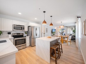 1020 Kakala St in Kapolei, HI - Building Photo - Building Photo