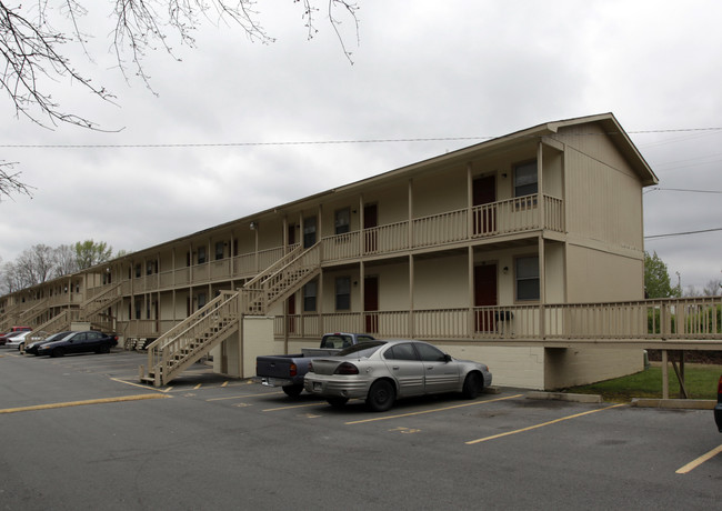 New Brittany Apartments in Jacksonville, AR - Foto de edificio - Building Photo