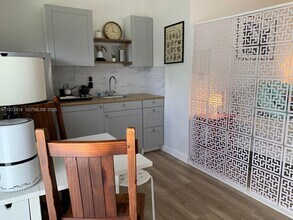 1100 SW 126th Pl in Miami, FL - Building Photo - Building Photo