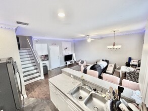 120 Ky Hvn Ct in Tampa, FL - Foto de edificio - Building Photo