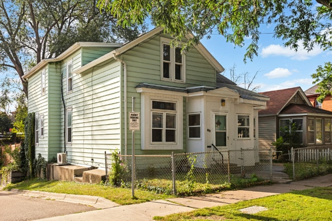 375 Erie St in St. Paul, MN - Building Photo - Building Photo