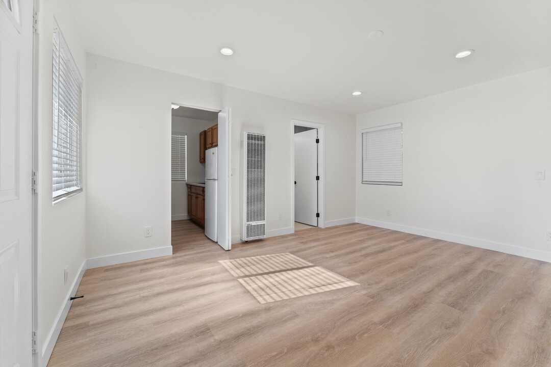 10039 Melody Cir in Garden Grove, CA - Foto de edificio
