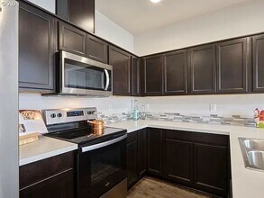 2135 NE 4 Seasons Ln in Vancouver, WA - Building Photo - Building Photo