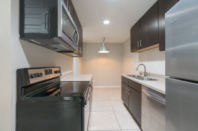 8th Street Apartments