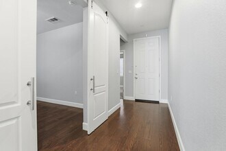 1818 Tarragon Dr in Gilroy, CA - Building Photo - Building Photo