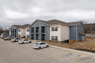 Meadows at Fayetteville in Fayetteville, AR - Foto de edificio - Building Photo