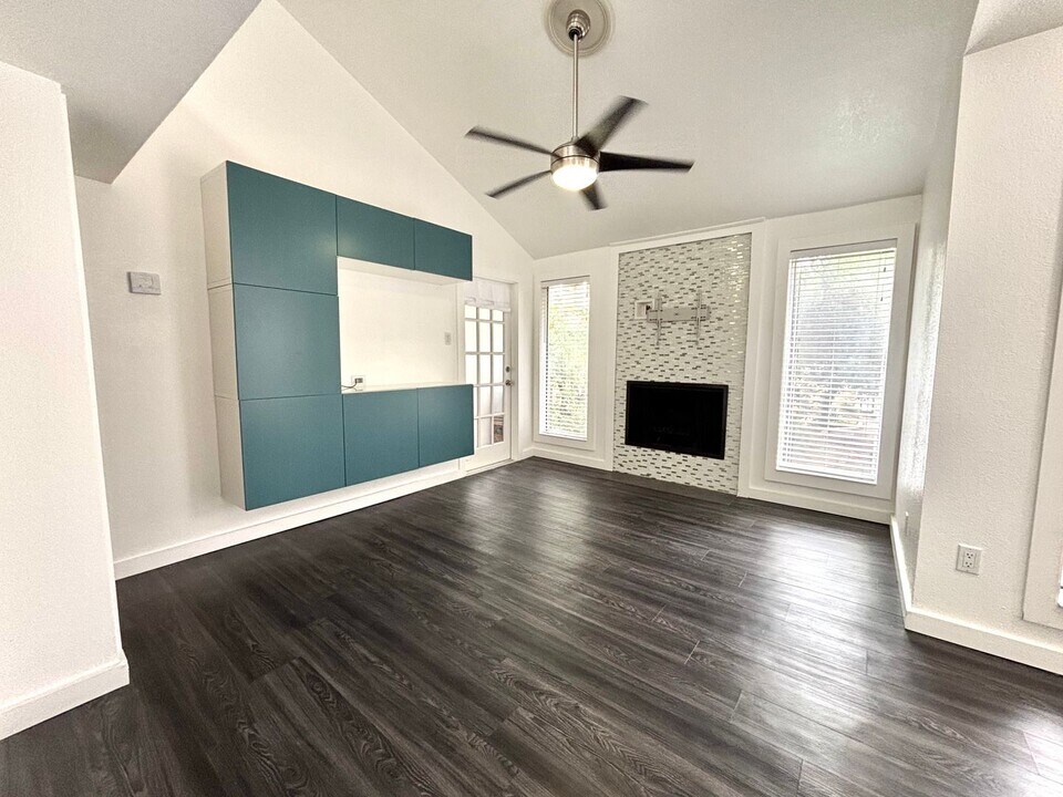 3843 Barrington St in San Antonio, TX - Building Photo