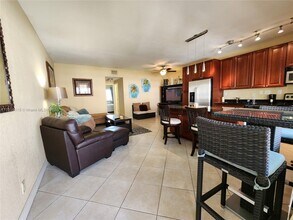 2881 NE 32nd St in Fort Lauderdale, FL - Building Photo - Building Photo
