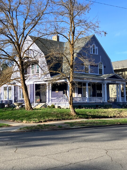 1705 W Tenth Ave-Unit -4 in Spokane, WA - Building Photo