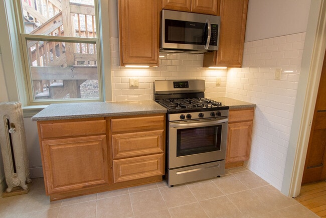 1355 W Winona St, Unit M07H in Chicago, IL - Building Photo - Building Photo