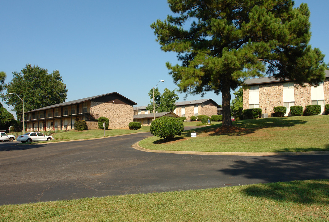 Broadway Terrace Apartments in Clinton, MS - Foto de edificio