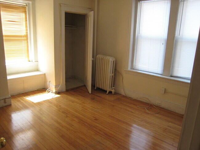 70 Strathmore Rd, Unit 11A in Boston, MA - Foto de edificio - Building Photo