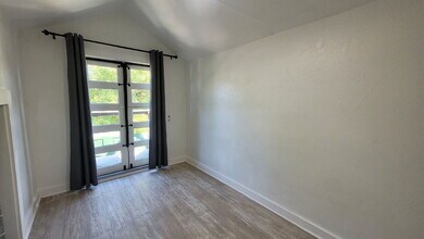 368 E Dean Ave in Sutherlin, OR - Building Photo - Building Photo