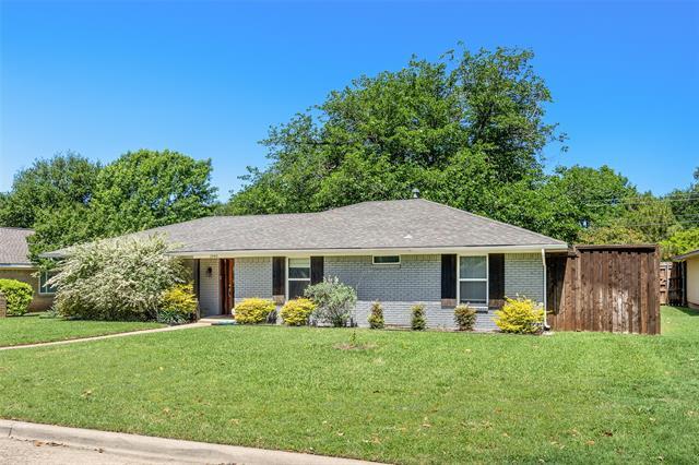 3945 Clubway Ln in Dallas, TX - Building Photo