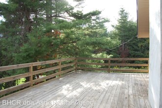 109 Forest Lake Ln in West Jefferson, NC - Building Photo - Building Photo