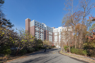 The Woodlands in Bronx, NY - Building Photo - Building Photo