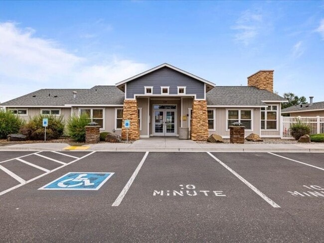 6405N Chapel Hill Blvd in Pasco, WA - Building Photo - Building Photo