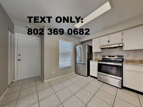 4 Dunlin Way in Portsmouth, NH - Building Photo - Building Photo