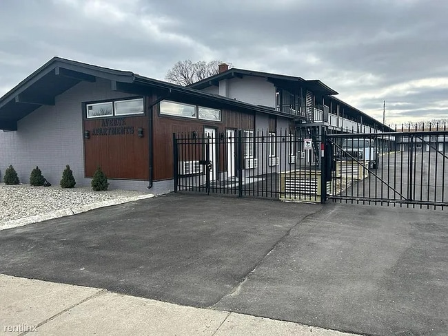 25911 Michigan Ave in Inkster, MI - Building Photo - Building Photo