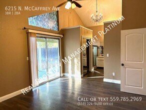 6215 N McCaffrey Ave in Fresno, CA - Building Photo - Building Photo