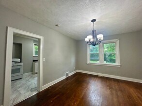 1311 Oakhill St in Pittsburgh, PA - Building Photo - Building Photo