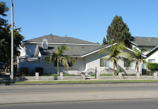 1241 W 7th in Oxnard, CA - Building Photo - Building Photo