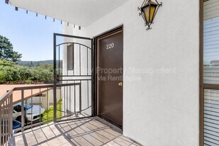 500 Glenwood Cir in Monterey, CA - Building Photo