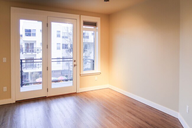 3217 Eastlake Ave E-Unit -306 in Seattle, WA - Building Photo - Building Photo