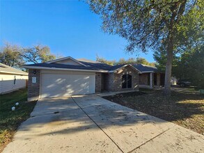 5213 English Glade Dr in Austin, TX - Building Photo - Building Photo