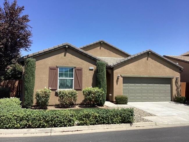 property at 3930 W Prescott Ave